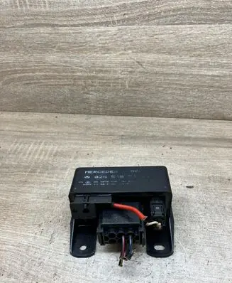 Mercedes-Benz A W168 Glow plug pre-heat relay 0255452832 899075000