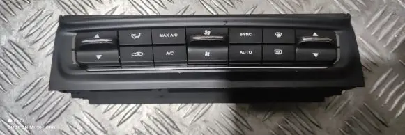 Maserati Quattroporte Air conditioning/heating control unit 06700749200