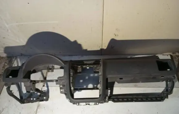 Volkswagen Golf V Dashboard 1K1858296