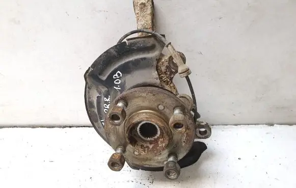 Front wheel hub