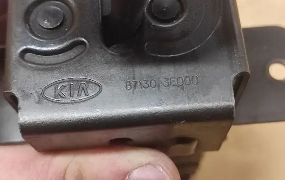 KIA Sorento Tailgate/trunk/boot lock/catch/latch 871303E000