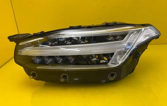 Volvo XC90 Headlight/headlamp 31468664