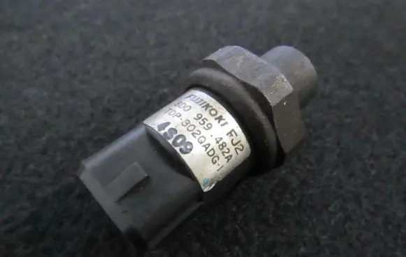 Air conditioning (A/C) pressure sensor