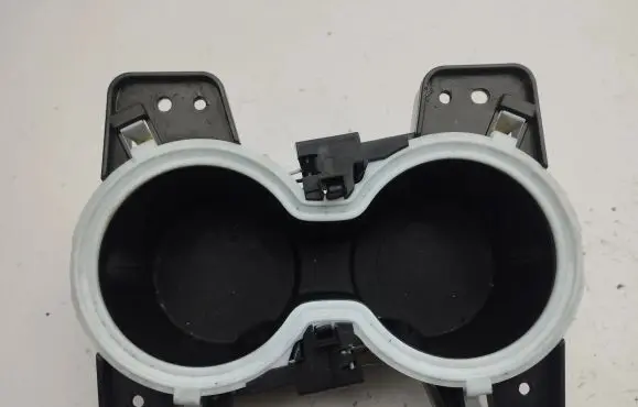 Jeep Cherokee Cup holder front 275041