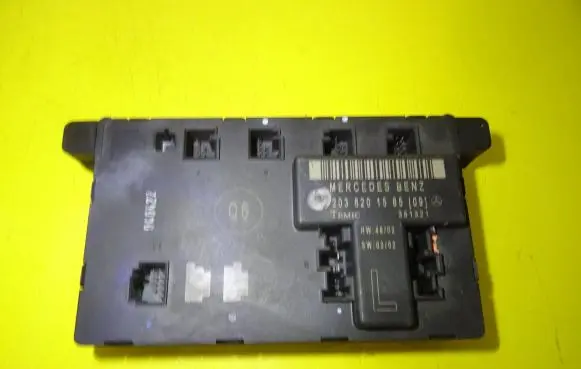 Mercedes-Benz C W203 Door control unit/module 2038201585