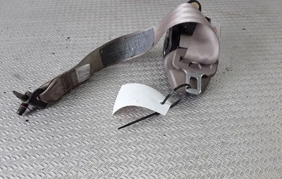 KIA Rio Rear seatbelt