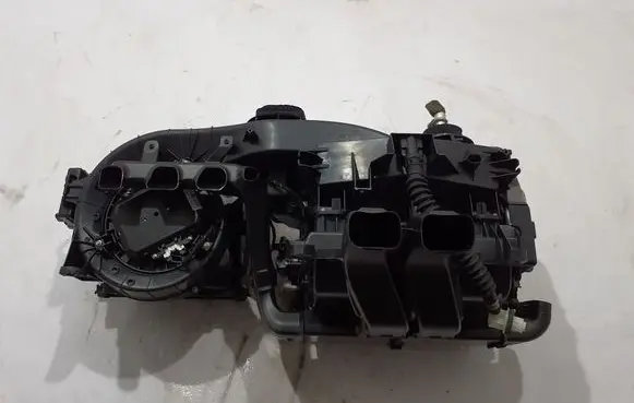 Chrysler Pacifica Interior heater climate box assembly 68216209AL
