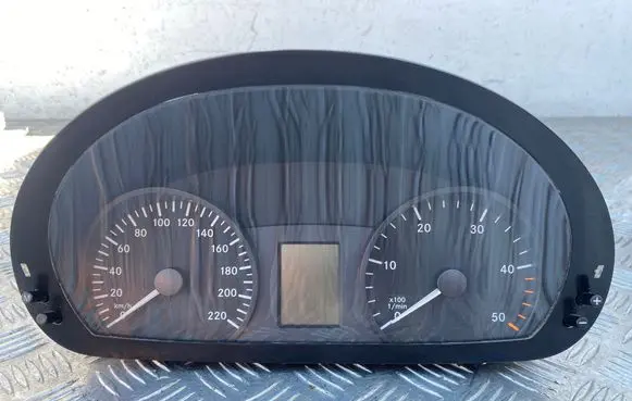 Speedometer (instrument cluster)