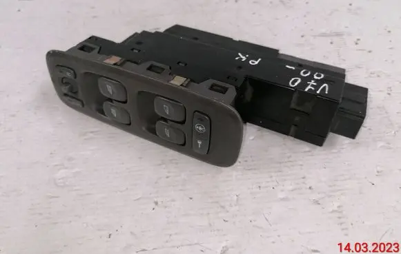 Volvo V70 Electric window control switch 9452939