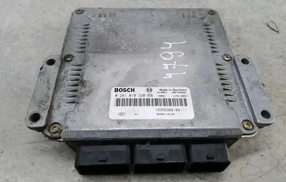 Renault Master II Engine control unit/module ECU 8200106111