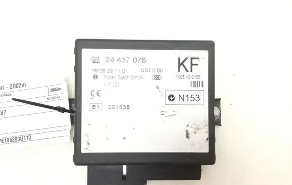 Opel Astra G Door central lock control unit/module 24437076