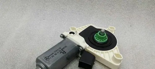 Mercedes-Benz E W238 Front door window regulator motor A0009066106