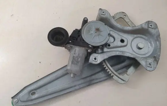Toyota Auris 150 Rear door window regulator with motor 857200D120 973581100