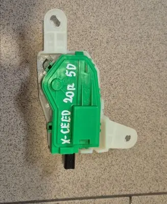 KIA Xceed Fuel tank cap lock motor 
