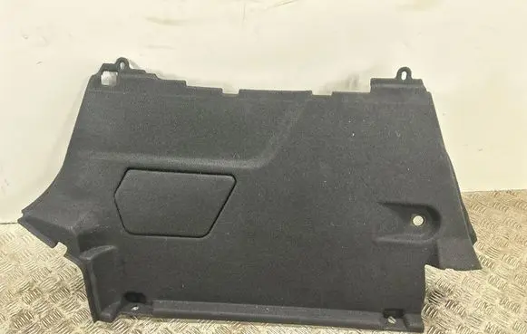 Dodge Hornet Tailgate/trunk side cover trim 01561724540 7rd93u00aa