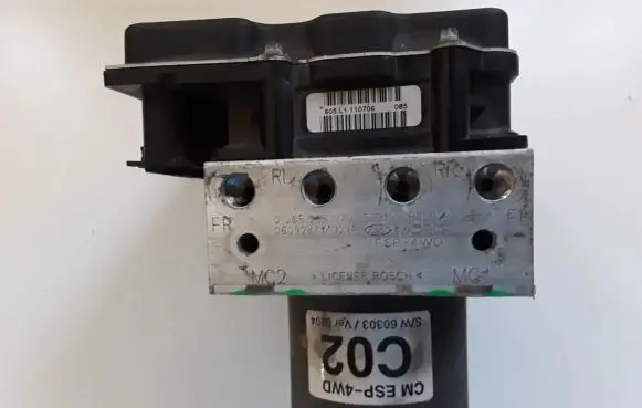 Hyundai Santa Fe ABS Pump 589102B850