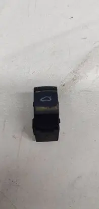 Volkswagen PASSAT B5.5 Tailgate opening switch 1J0959831A