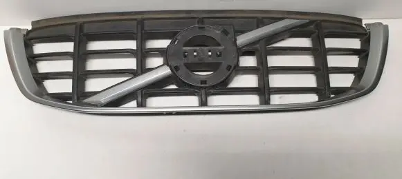 Front bumper upper radiator grill