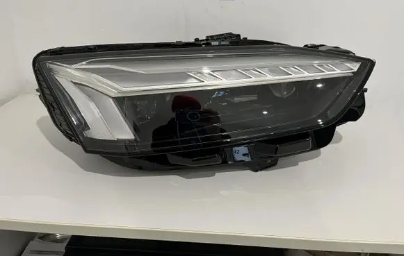 Audi A5 Headlight/headlamp 8W6941040