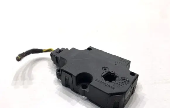 Audi A7 S7 4G Air flap motor/actuator CZ1139300857