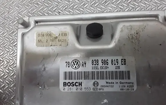 Volkswagen PASSAT B5.5 Engine control unit/module 038906019EB 0281010553