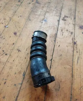 Intercooler hose/pipe