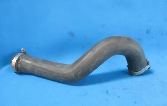 Audi Q7 4L Intercooler hose/pipe 7L6145737B