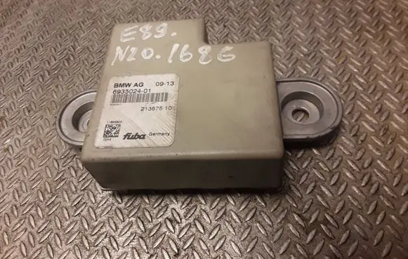 BMW Z4 E89 Aerial antenna amplifier 6935024