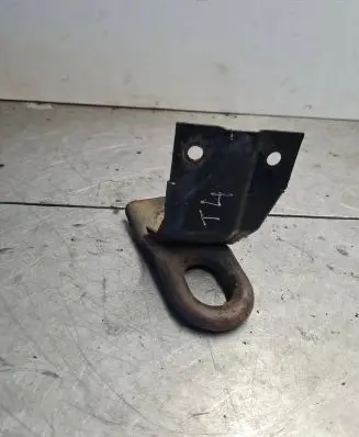 Volkswagen Transporter - Caravelle T4 Towing hook eye 7D0807370B