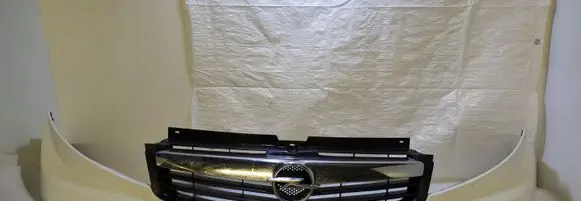 Opel Vivaro Front bumper upper radiator grill 9985655214
