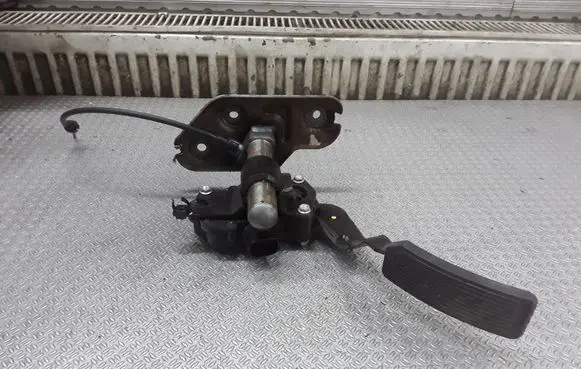 Nissan Murano Z50 Accelerator throttle pedal 18002CA100