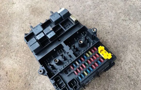 Jeep Grand Cherokee (WJ) Fuse module P56042944AF