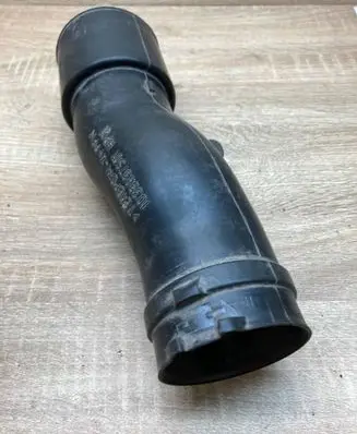 Opel Astra J Air intake hose/pipe 1039897S01