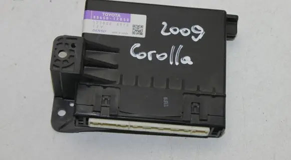 Toyota Corolla E140 E150 Air conditioning/heating control unit 8865012B50