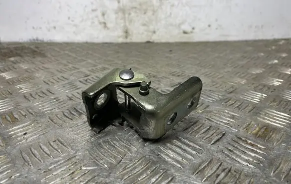 Peugeot 5008 II Rear door upper hinge