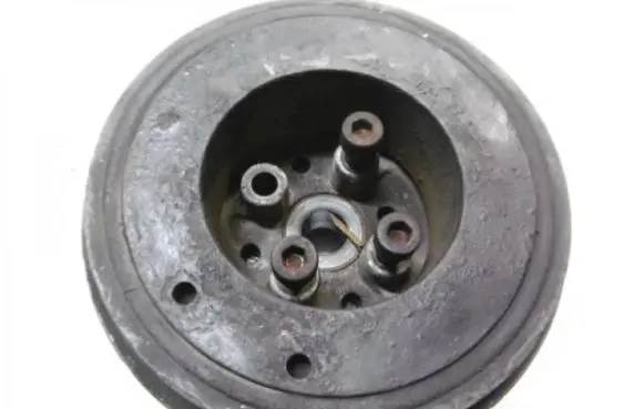 Volkswagen Golf IV Crankshaft pulley 038105243