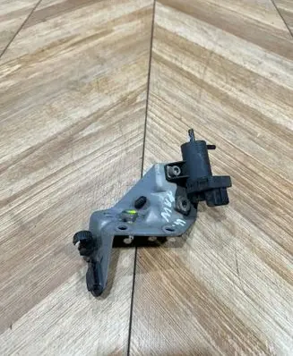 Nissan Navara D23 Turbo solenoid valve 8200762162