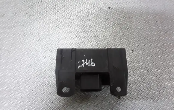 Mercedes-Benz E W210 Glow plug pre-heat relay