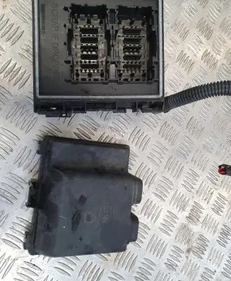 Ford Focus Fuse box set JX6T-14A094-AE