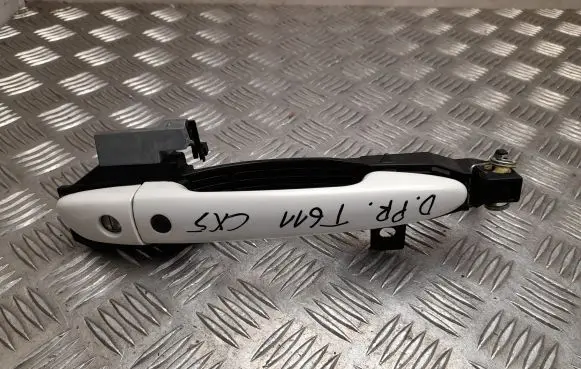 Mazda CX-5 Front door exterior handle 611