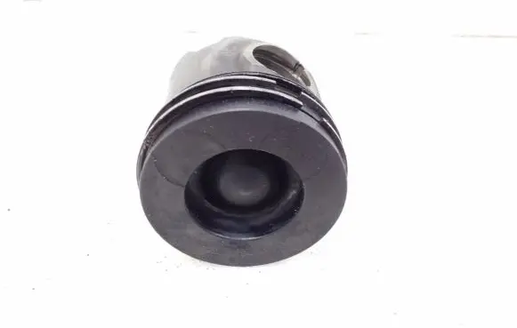 KIA Sorento Piston with connecting rod
