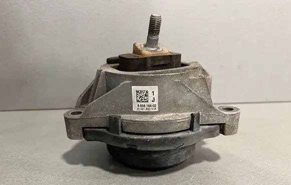 BMW 3 GT F34 Engine mount bracket 6856184
