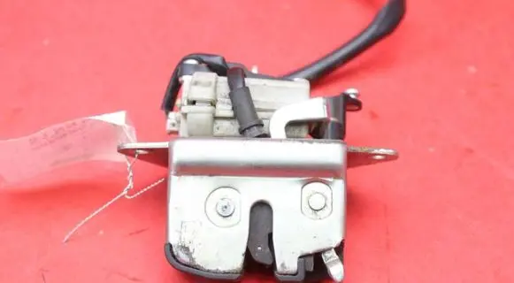 Fiat Linea Tailgate/trunk/boot lock/catch/latch