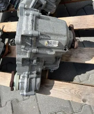 BMW 1 F20 F21 Gearbox transfer box case 7636178