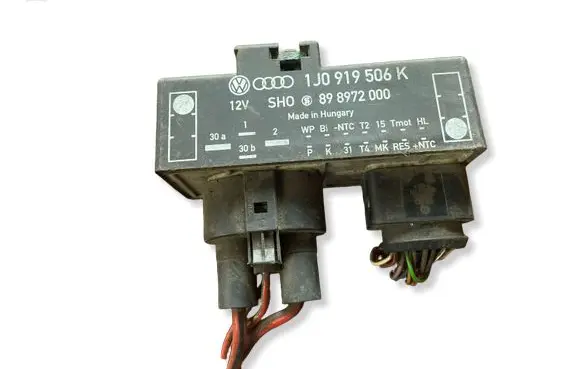 Seat Leon (1P) Coolant fan relay 1J0919506K