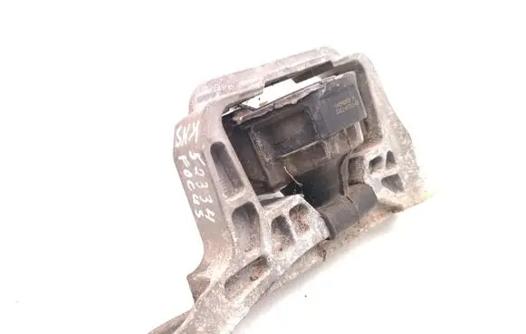 Ford Focus Engine mount bracket CV61-6F012-EB