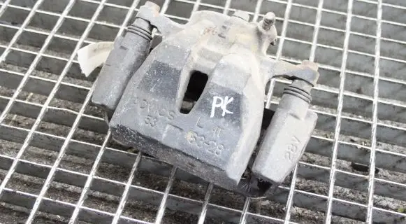 Toyota RAV 4 (XA40) Front brake caliper