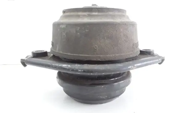 Engine mount bracket