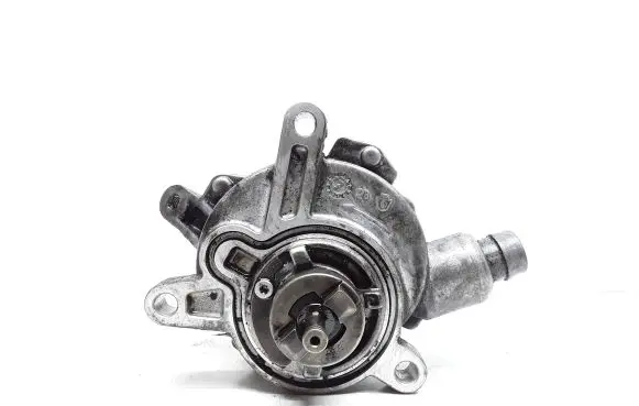 Volvo V70 Vacuum pump 30731825