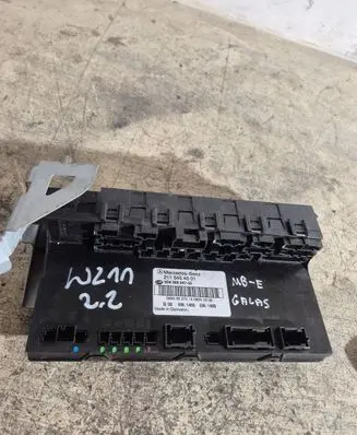 Mercedes-Benz E W211 Fuse module 2115454501 5DK00804755
